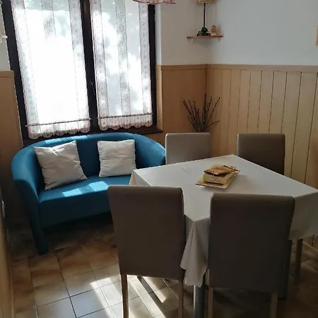 Pool House * פולה
